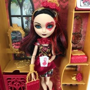 Lizzie Hearts playset
